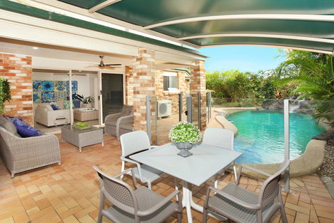 BEACHED @ COOLUM, Pet Friendly, WIFI, Linen Supplied - New Castle Holiday 0