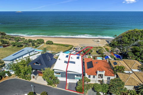 Beachfront #12 - New Castle Holiday 1
