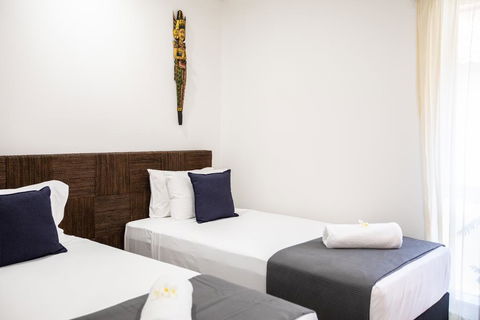 Beachfront Hideaway - Port Douglas - New Castle Holiday 3