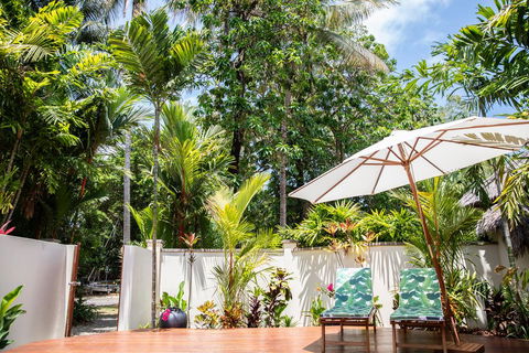 Beachfront Hideaway - Port Douglas - New Castle Holiday 0