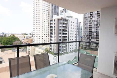 Republic Apartment - New Castle Holiday 3