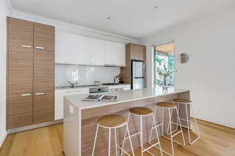 Ringtail Retreat - Contemporary Family Comforts - New Castle Holiday 3