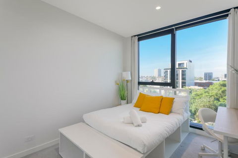 REST COLLECTION One Bedroom Apartment With Study - New Castle Holiday 1
