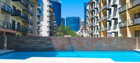 Resort-style Living In Perth CBD - 2X2 Apt - New Castle Holiday 0