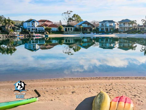 Renovated Beautiful Holiday Home With A Private Beach & Stunning Views! - New Castle Holiday 0