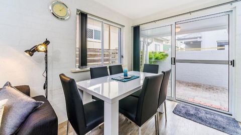 RED Rock - Townhouse In Town - New Castle Holiday 1