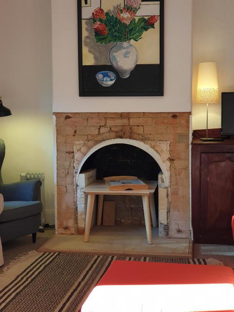 Redruth - 2 Bedroom Cottage Situated In Wandiligong - New Castle Holiday 1