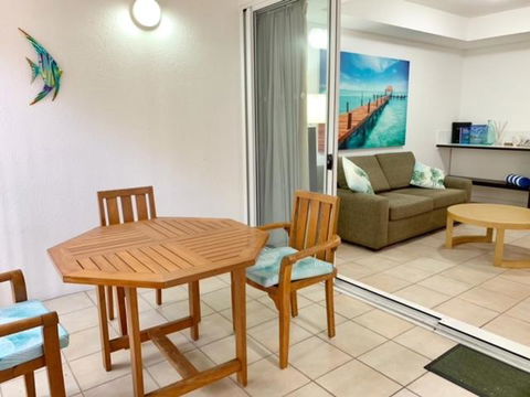 REEF RETREAT APARTMENTS PALM COVE Unit 11 - New Castle Holiday 3
