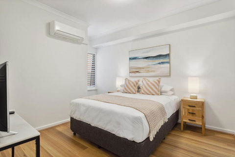 REGL20/11 - Regal In East Perth - New Castle Holiday 1