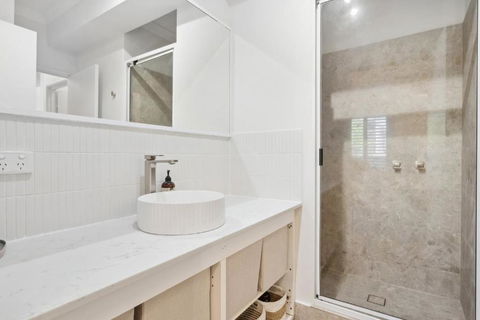 REGL20/11 - Regal In East Perth - New Castle Holiday 3