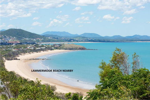 RELAX @48 CLOSE TO BEACH Sleeps 7 - New Castle Holiday 1