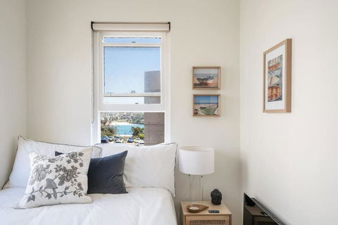 Relaxed Coogee Coastal Living With Ocean Views - New Castle Holiday 0