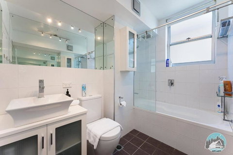 Relaxing Sunny North-Facing 2-Bed Apt In Vaucluse - New Castle Holiday 1