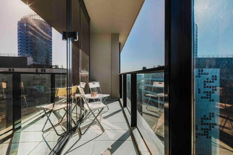 Resort Lifestyle Urban Apt - Pool, Gym, Sauna - New Castle Holiday 1