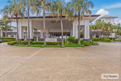 RESORT ON THE BEACH 1219/20 - New Castle Holiday 1