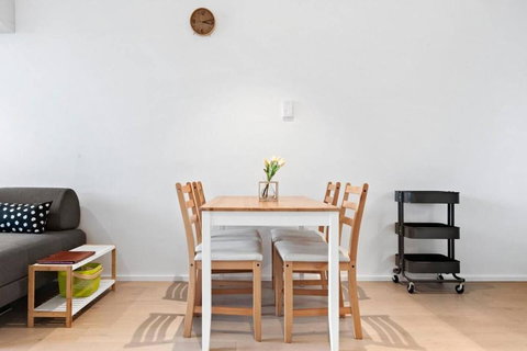 Resort-style Docklands Riverview Stay With Parking - New Castle Holiday 3