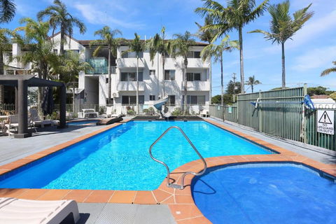 Resort Style Holiday - New Castle Holiday 0