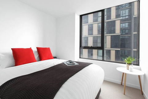 Resort Style Living In The Heart Of Moonee Ponds - New Castle Holiday 2
