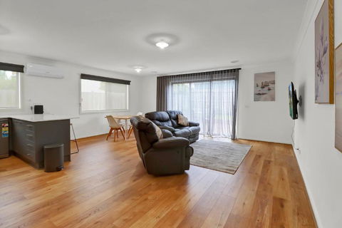 Retreat On Francis I Short And Long Stays - New Castle Holiday 3