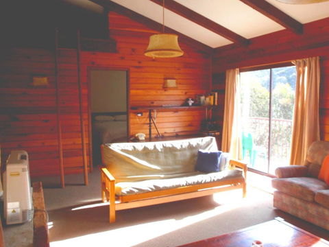 Retro 2 Bedroom Apartment - New Castle Holiday 2