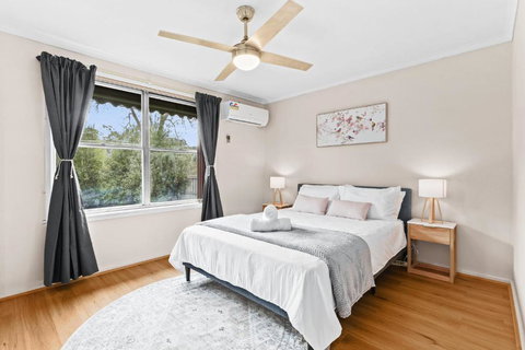 Retro Retreat - Mornington - New Castle Holiday 0