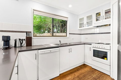 Rhyll Rendezvous - New Castle Holiday 3