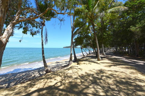 Ribbons Beachfront Apartments Clifton Beach - New Castle Holiday 1