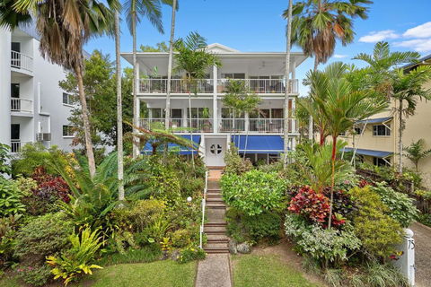Ribbons Beachfront Apartments Clifton Beach - New Castle Holiday 0