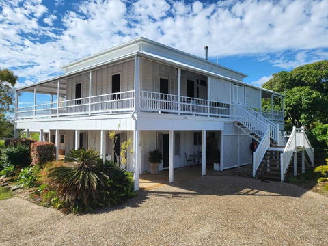 Ribbonwood Bed & Breakfast, Emu Park Qld - New Castle Holiday 0