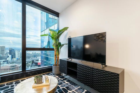 Ritzy Apartment In Iconic Australia 108 With Views - New Castle Holiday 3