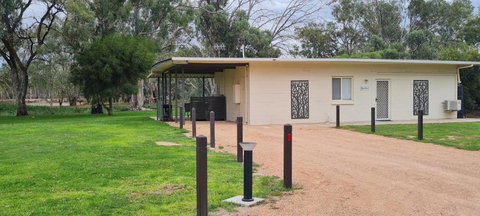 Riversands Rest Accommodation Paringa - River Box Cottage - New Castle Holiday 2