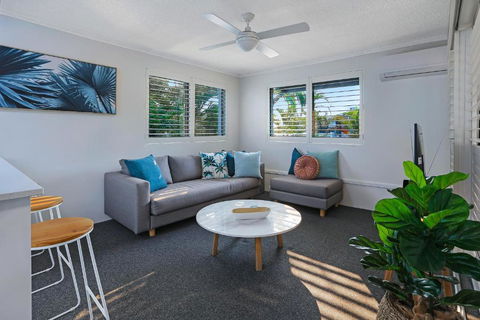 Riverside Location, Noosa Sound - New Castle Holiday 2