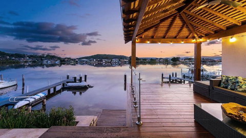 Riverside Retreat - Absolute Waterfront - New Castle Holiday 0