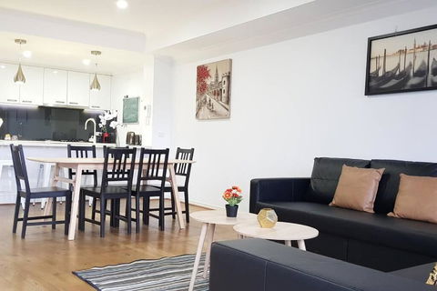 RiverView Spacious 3BR2Bath2Car WifiPoolGym Crown - New Castle Holiday 2