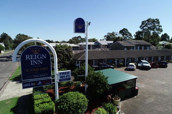 Reign Inn Newcastle with New Castle Holiday