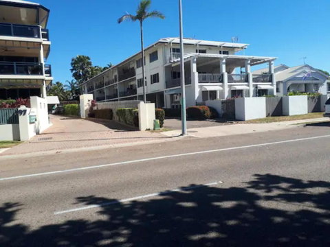 Residential Two-bedroom Unit On The Strand, Self-check In, Wi-fi - New Castle Holiday 3