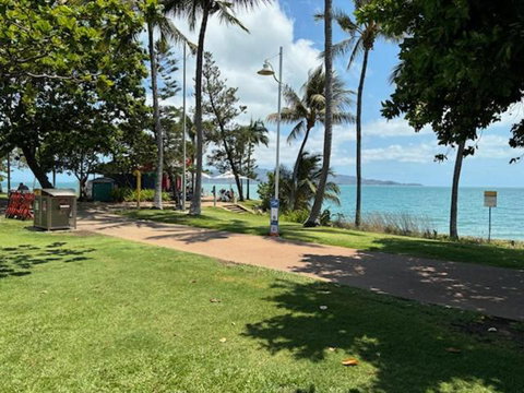 Residential Two-bedroom Unit On The Strand, Self-check In, Wi-fi - New Castle Holiday 1