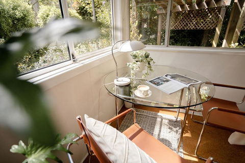 Romantic Garden Cottage With Home Cinema - New Castle Holiday 0