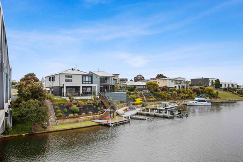 Riviera View - New Castle Holiday 3