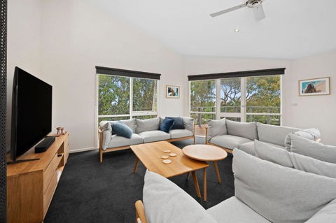 Roadknight Ocean Road View 236 - New Castle Holiday 1