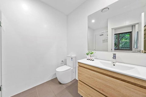 Rooftop 2 Bed Apt With Terrace At Newtown MHS - New Castle Holiday 2