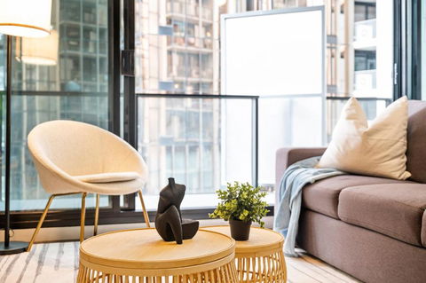 Rooftop Pool 2BR Apt At Marvel Stadium With Free Parking - New Castle Holiday 2