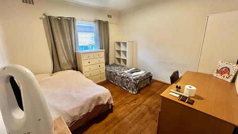 Room Near Tullamarine Airport - New Castle Holiday 2