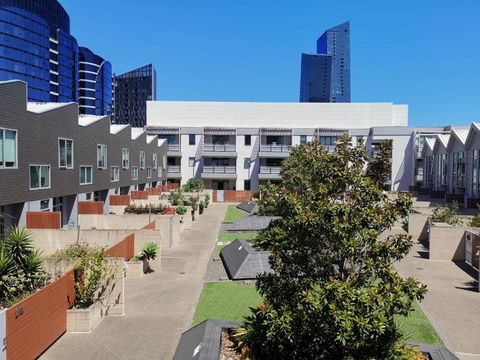 Room With King-size Bed Close To Melbourne CBD & Southern Cross Station - New Castle Holiday 3