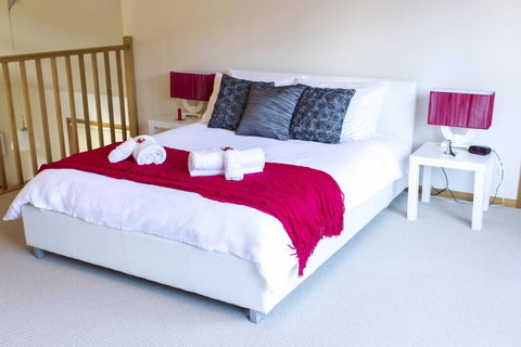 Roosters Rest - New Castle Holiday 2