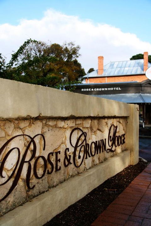 Rose & Crown Hotel - New Castle Holiday 3
