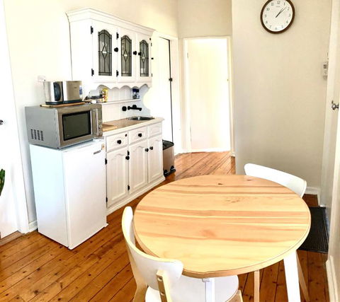 Rose End Cozy Apartment - New Castle Holiday 2