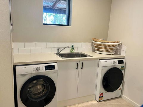 Rosella - Bushland Hideaway - New Castle Holiday 2