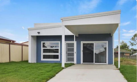 Rosewood Fully Furnished Home - New Castle Holiday 1