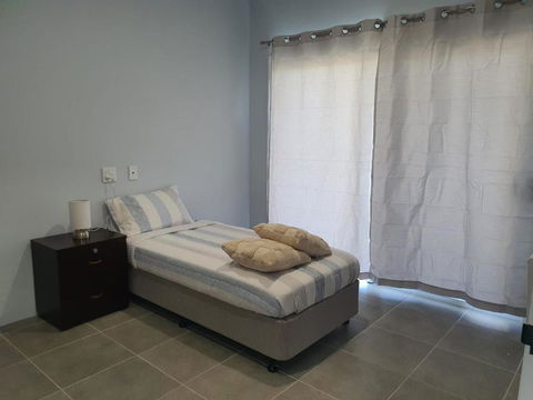 Rosewood Fully Furnished Home - New Castle Holiday 2
